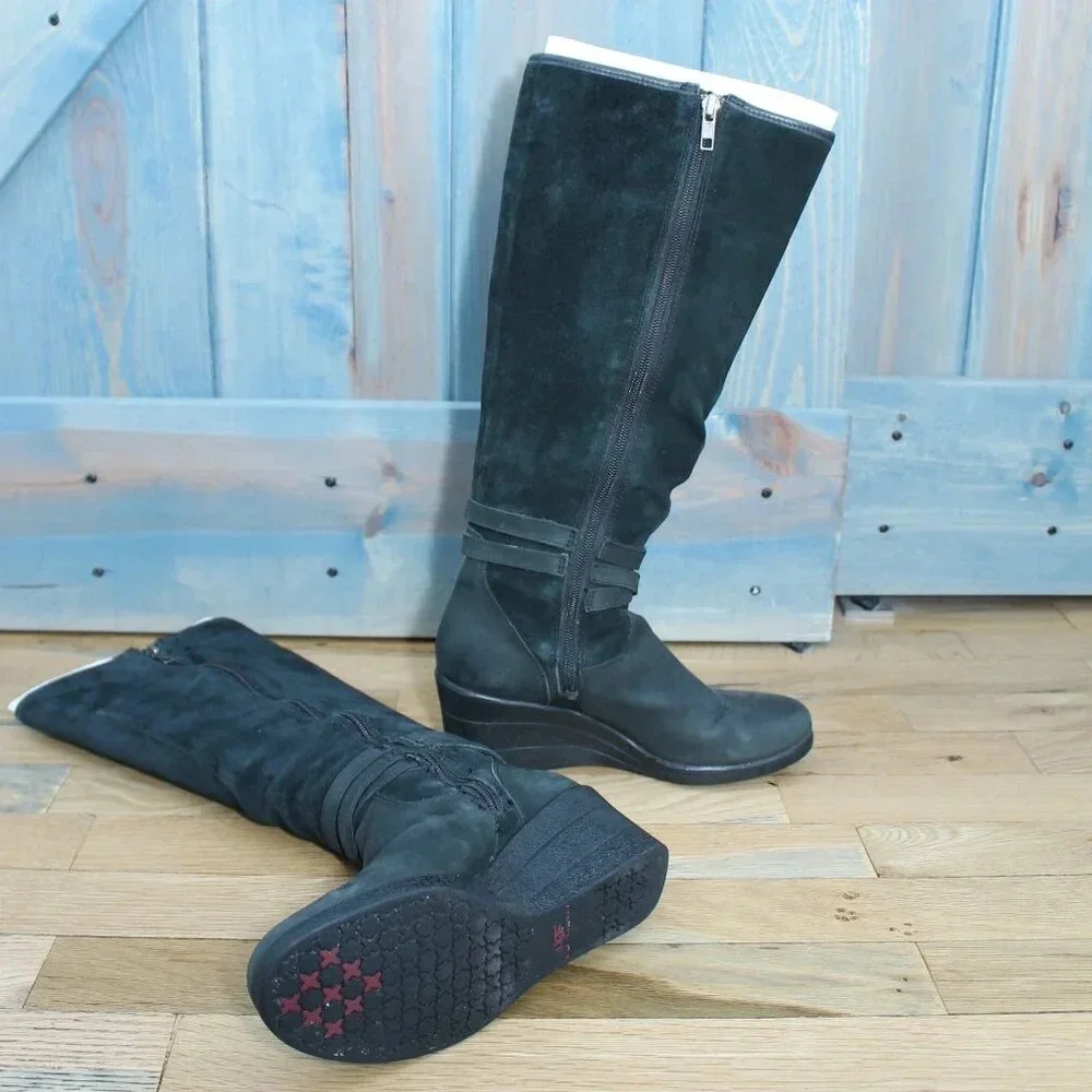UGG awesome pair